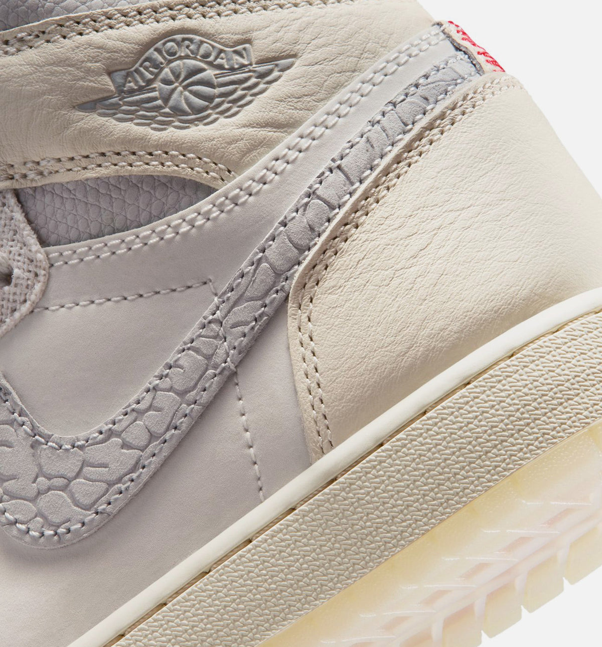 Air Jordan 1 Retro High OG Grade School - Sail/University Red/Pale Ivory/Coconut Milk/Phantom