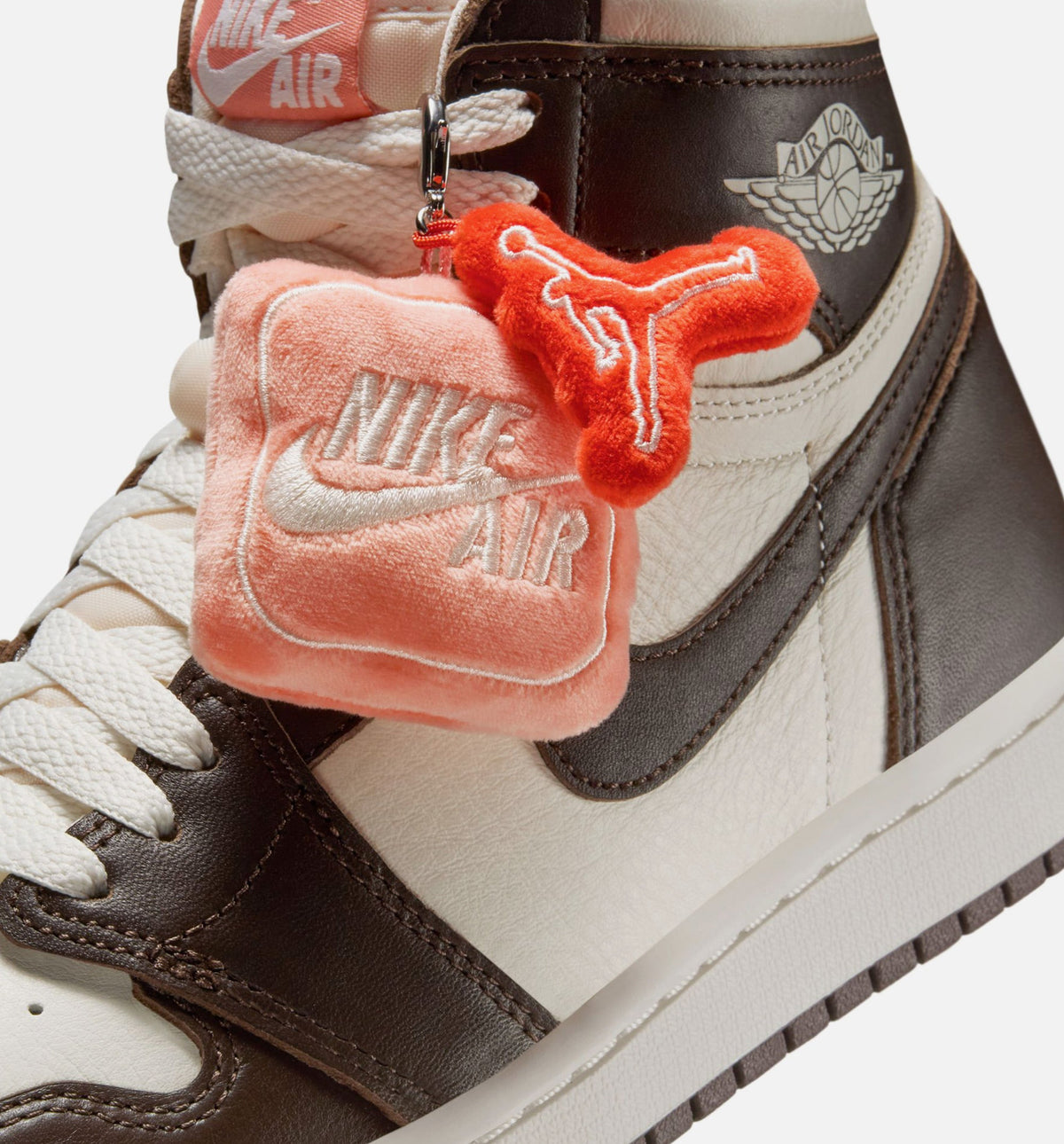 Air Jordan 1 Retro High OG Women's - Baroque Brown/Light Madder Root/Sail