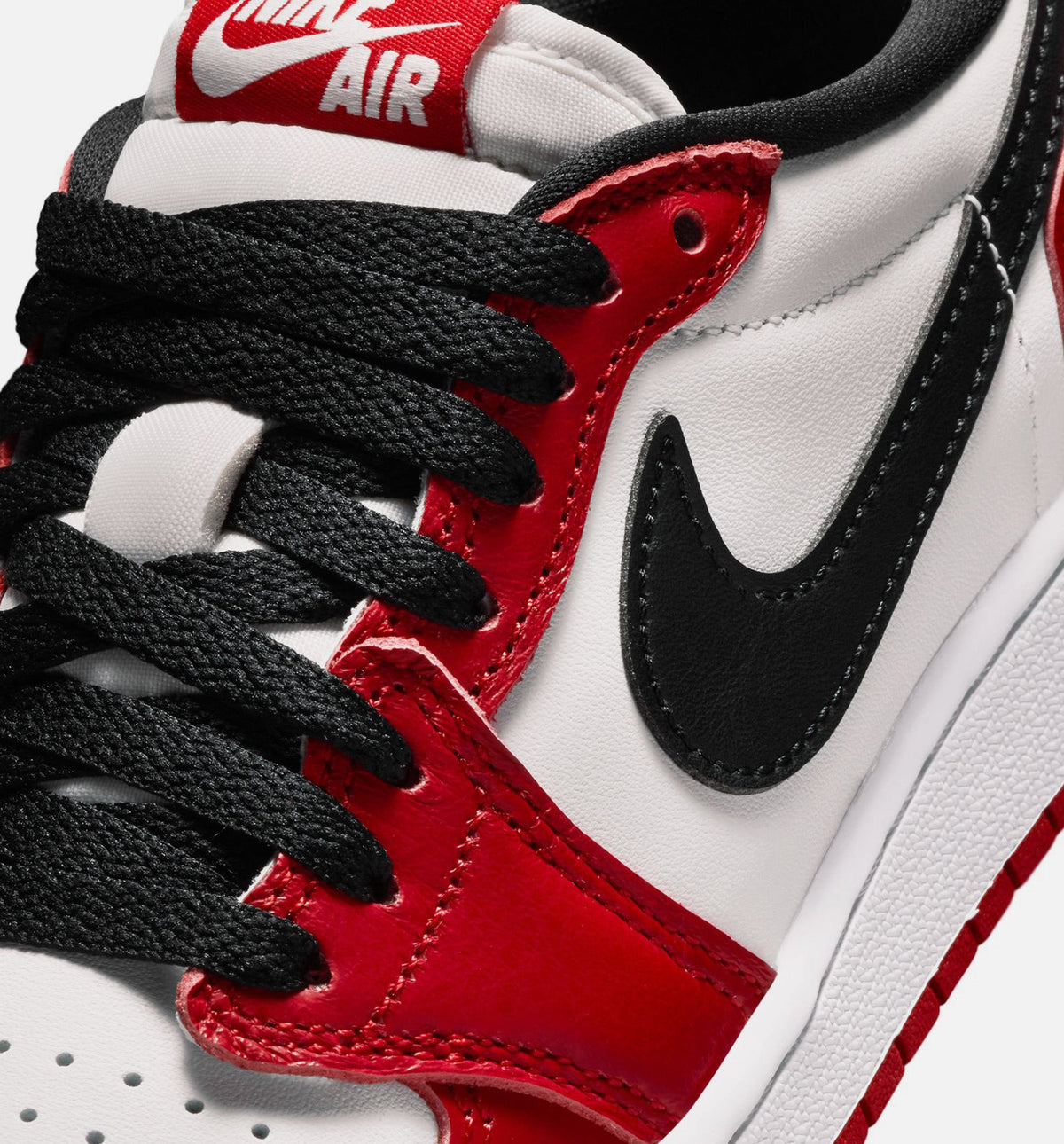 Air Jordan 1 Retro Low OG Chicago Grade School - Varsity Red/Black/Summit White