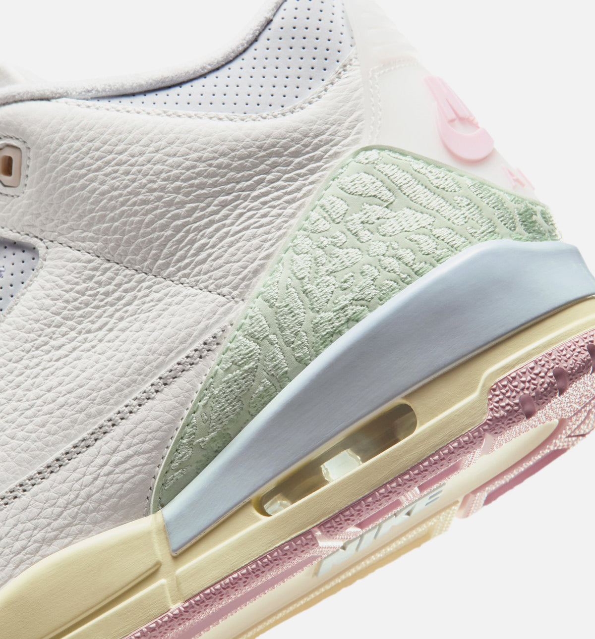 Air Jordan 3 Retro Men's Lifestyle Shoe - Sail/Jade Aura/Aura/Iced Carmine
